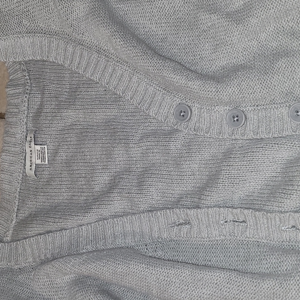 American Eagle Outfitters Juniors Gray Button Down V-Neck Cardigan Sweater Small - Picture 6 of 7